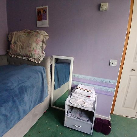 Cosy Single Room Only For Ladies In Tower Bridge Londres Extérieur photo
